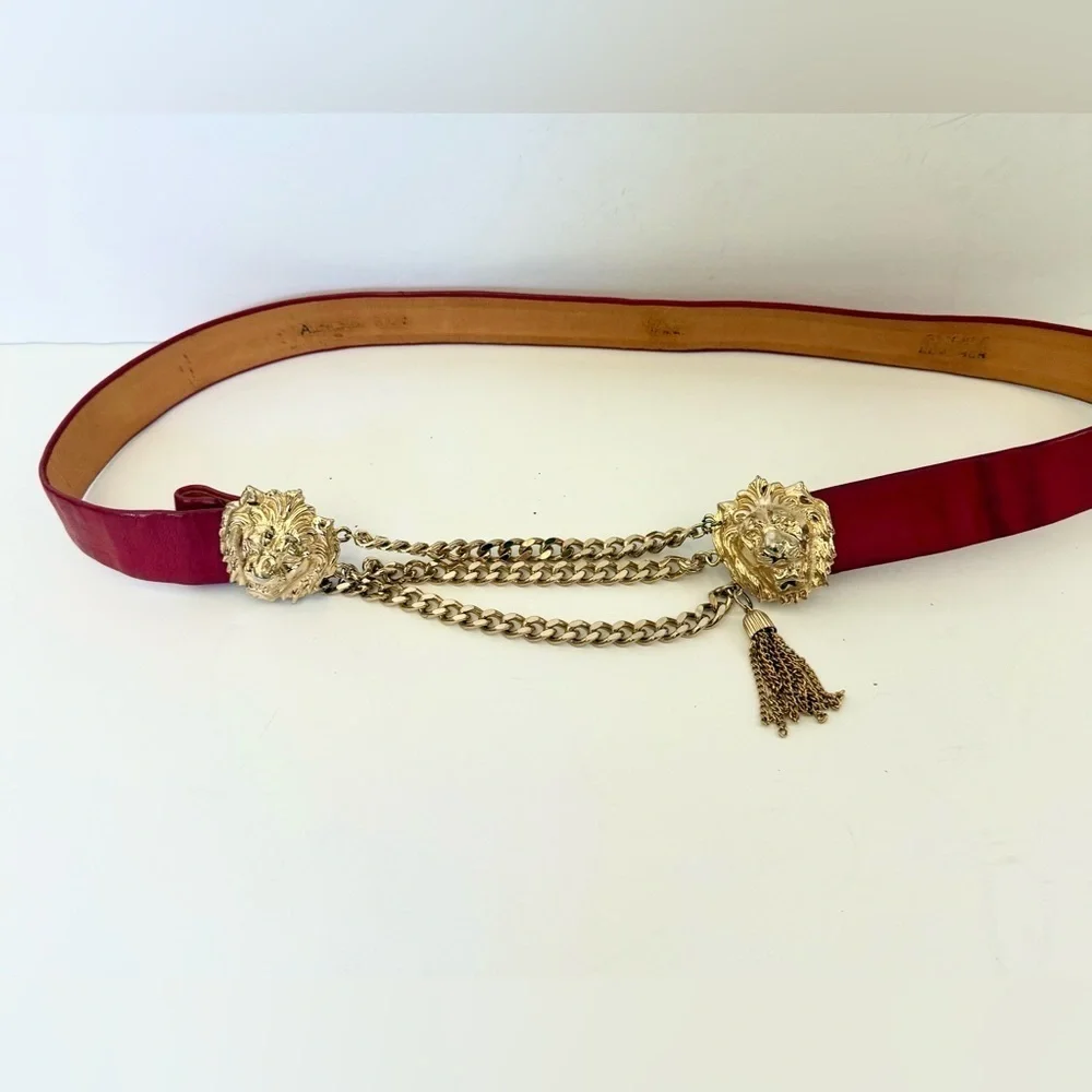 Vintage 80s Accessocraft NYC Signed Gold Lion Head Chain Tassel Buckle Belt